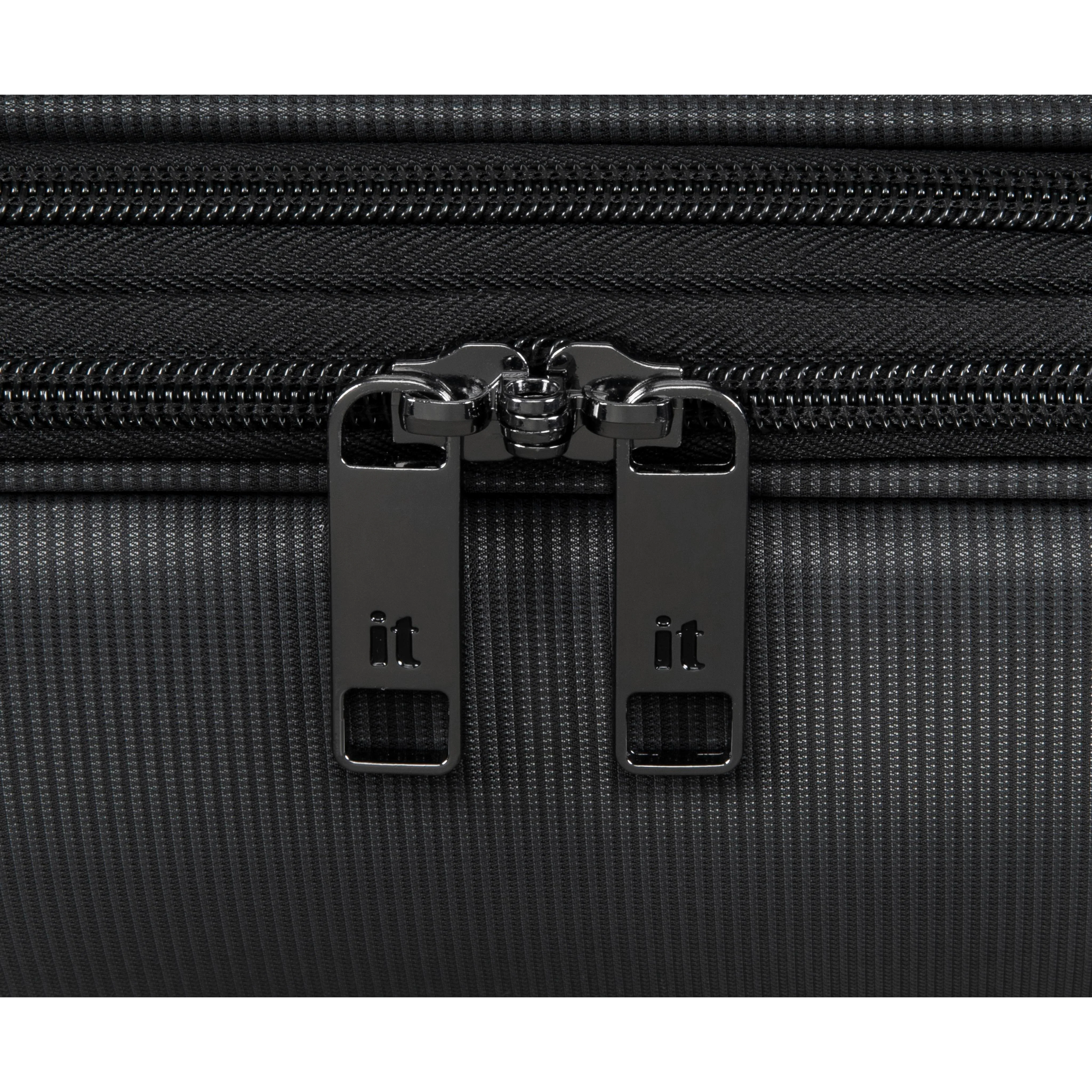 Traversed Soft 28" Softside Checked 8 Wheel Spinner (Black) - Image 7
