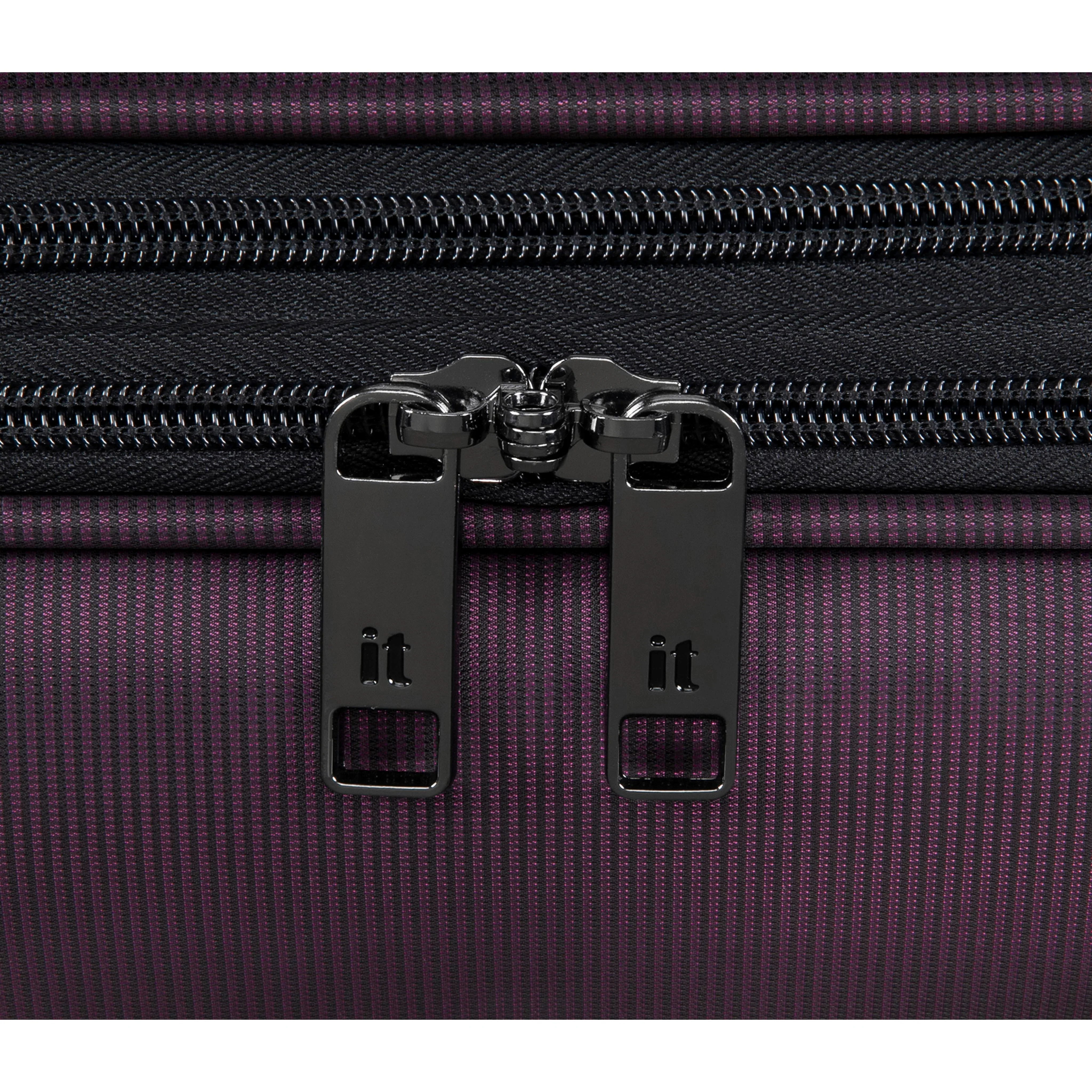Traversed Soft 32" Softside Checked 8 Wheel Spinner (Plum) - Image 7